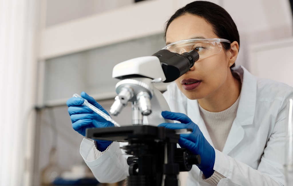 23 Laboratory Technician Interview Questions and Answers