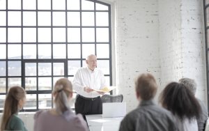 Coaching Leadership Style Key Characteristics & Example + Advantages