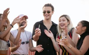 Extroverts – Guide of Traits, Signs, Types For Male & Female