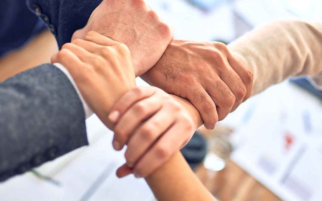 How to Build Trust in a Team – Key Elements to Build Trust + How to Lead Remote Teams