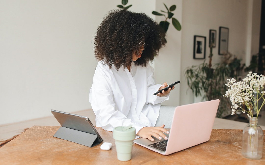 What Is Multitasking Theory & Examples